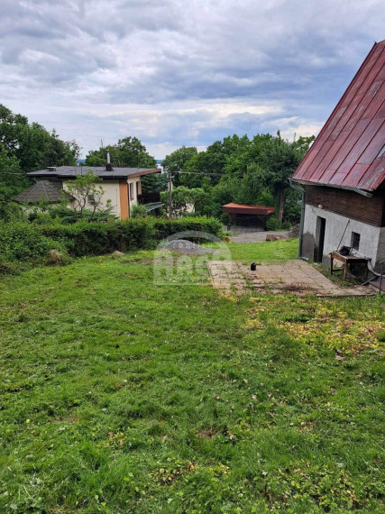 Stavebný pozemok s chatou na Zemplínskej Šírave